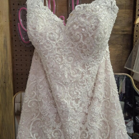 Mori Lee "Leia" Wedding Gown (Unaltered) - Picture 3 of 6